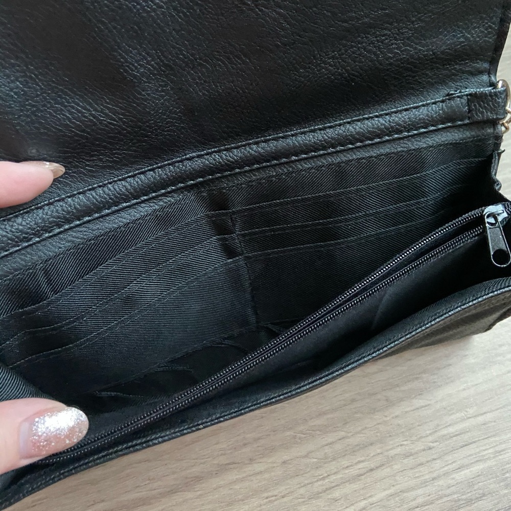 Black and silver studded crossbody purse - Picture 8 of 11